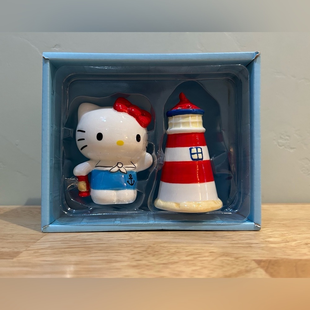 Hello Kitty Nautical Ceramic Salt and Pepper Shaker Set Made By Sanrio. NWTS